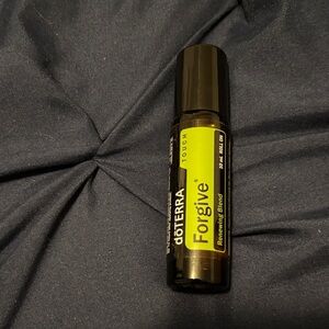 Forgive Touch Renewing Blend Roller